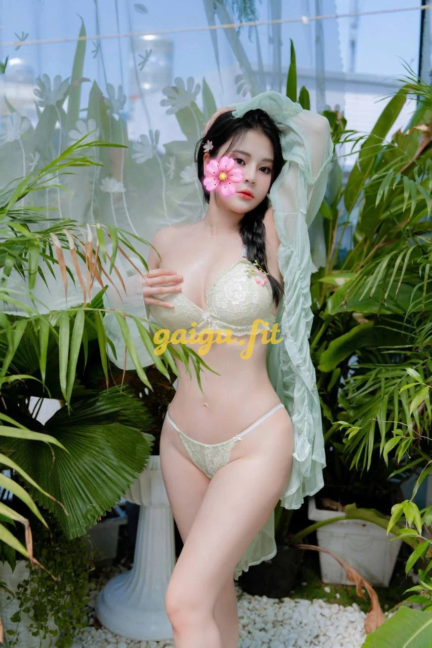 Gái xinh Thanh Thanh_ Gương mặt kute, body nóng bỏng