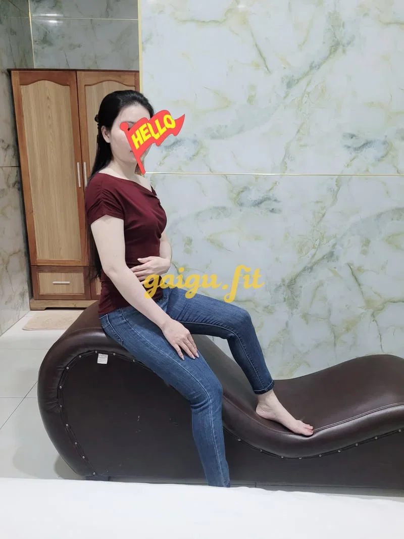 Thùy Trang da trắng dáng đẹp siêu dể thương.