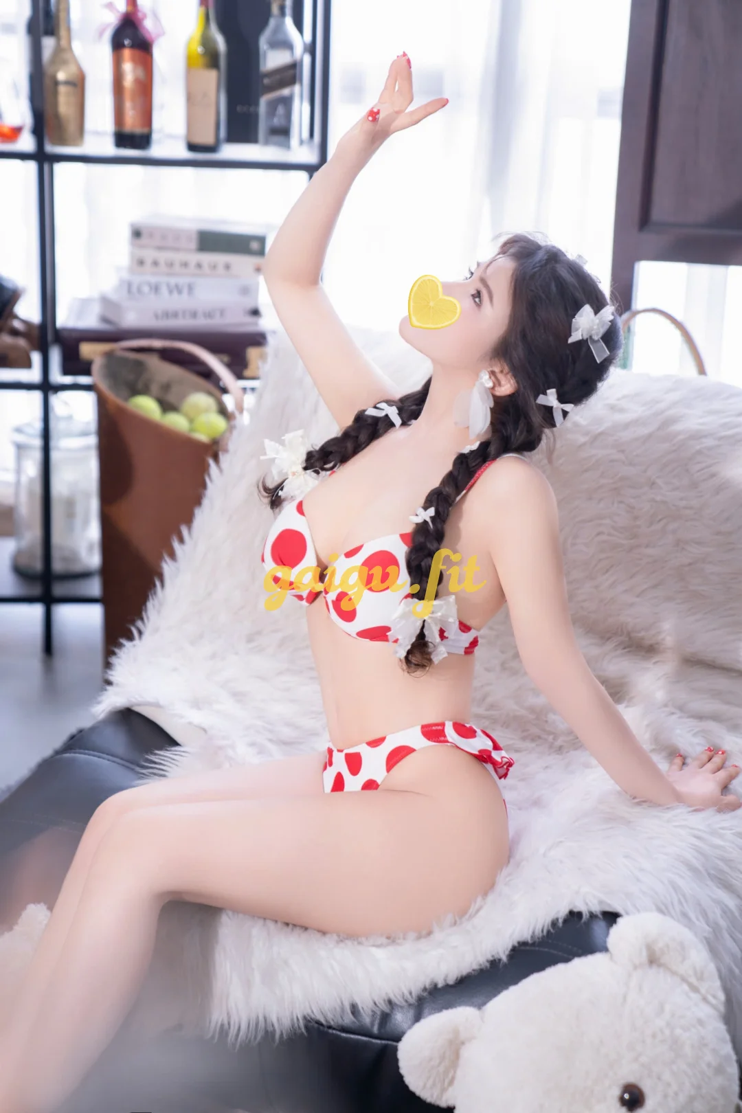 KHÁNH THƯ DỄ THƯƠNG NHỎ NHẮN VÚ CĂNG