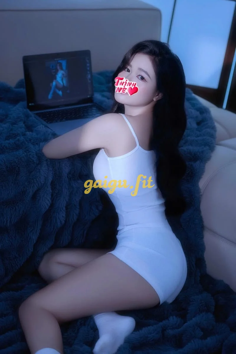 Miu Miu ~ hotgirl ngực khủng mặt xinh cực nuột nà