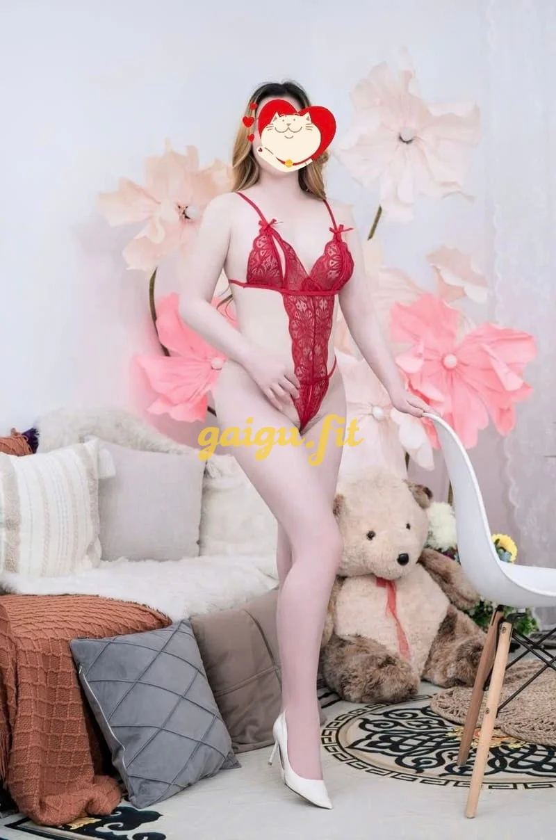 Minh Anh - Bé Ngọc Nữ Hiền Thục Nhẹ Nhàng Nuột Nà
