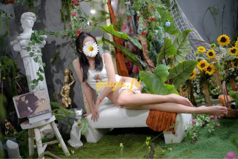 CHÂN DÀI NON TƠ BIN BIN BƯỚM NGON MẶT XINH , YÊU KHÁCH