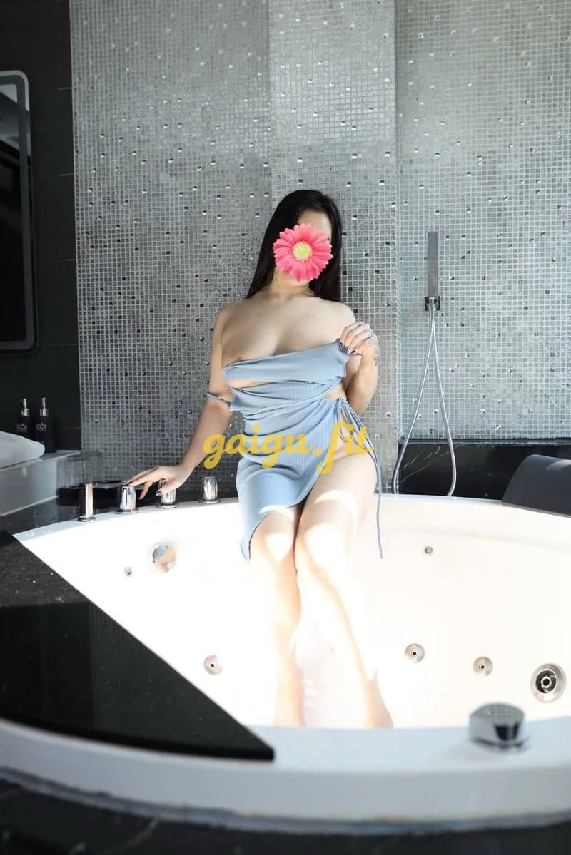 HOT GIRL❤️MINH ANH❤️LÀM TÌNH BAO ĐỈNH-CHIỀU KHÁCH NHƯ NG IU