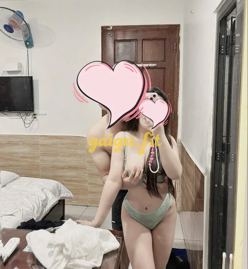 QUỲNH NHƯ NON TƯƠI VUI VẺ DỄ THƯƠNG MỚI VỪA LÀM