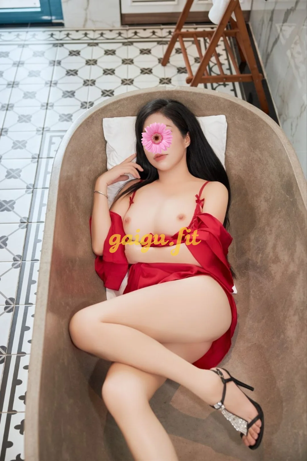 Linh Anh_ Gái dâm chiều khách, Làm tình cực đã
