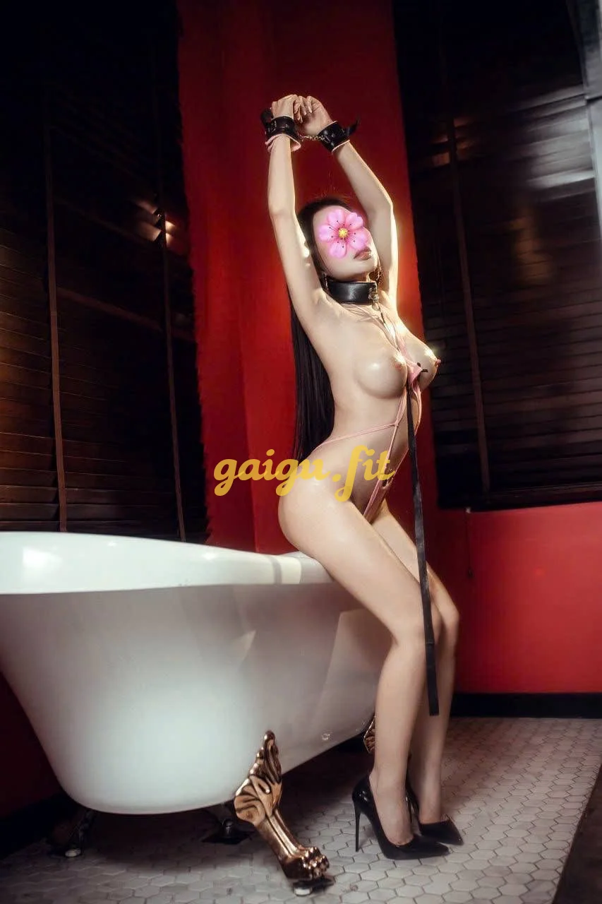 THƯ KỲ 🔥GÁI DÂM NÓNG BỎNG CHIỀU KHÁCH 🔥
