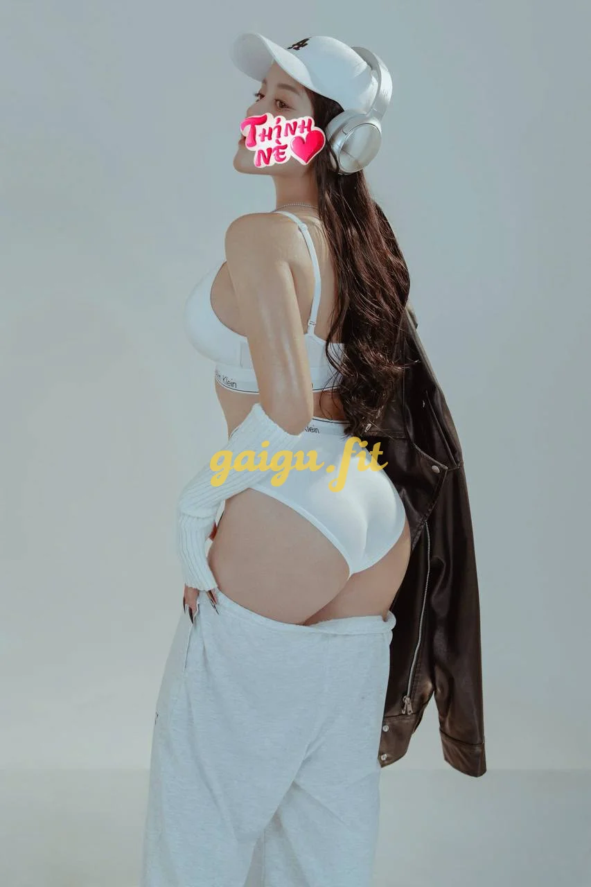 KHÁNH HUYỀN NGỰC TO BODY MƯỢT - NỒNG NÀN QUYẾN RŨ LÀM TÌNH CỰC PHÊ