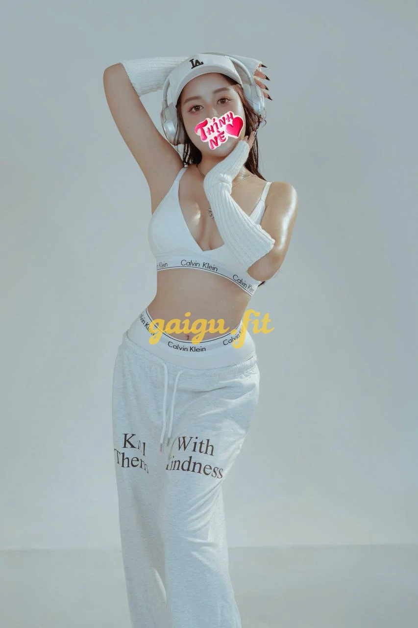 KHÁNH HUYỀN NGỰC TO BODY MƯỢT - NỒNG NÀN QUYẾN RŨ LÀM TÌNH CỰC PHÊ