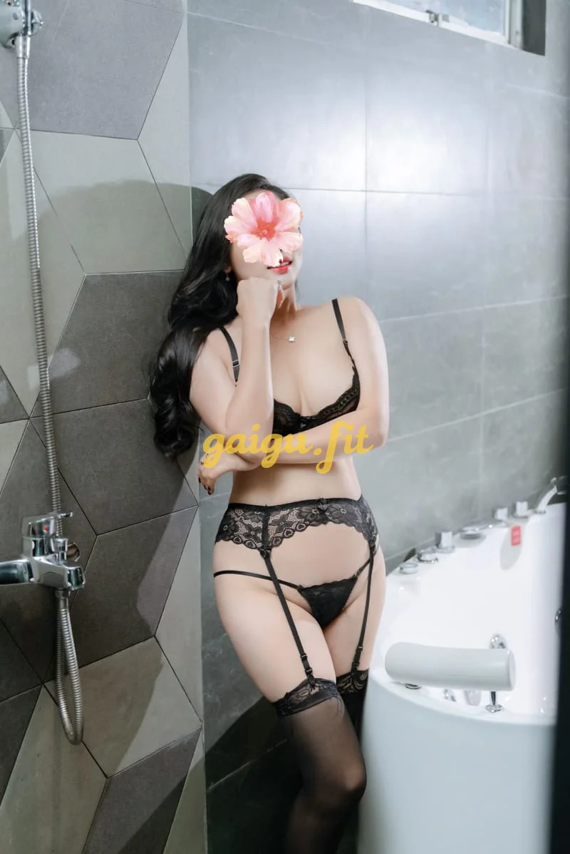 CÚN TÂY _ GÁI XINH DA TRẮNG MÌNH DÂY,NGOAN HIỀN TÌNH CẢM