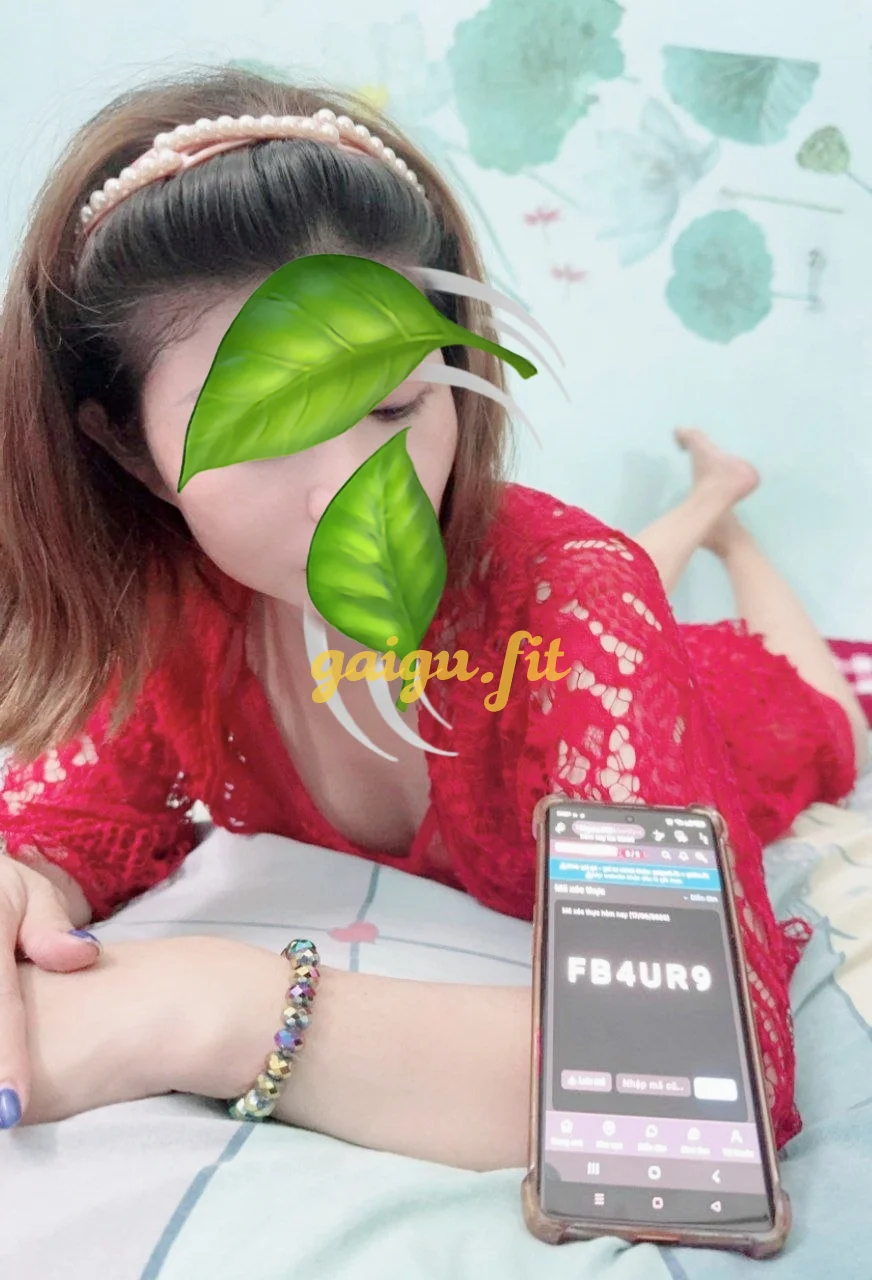 Trúc Lan siêu cute dể thương tình cảm như người yêu.