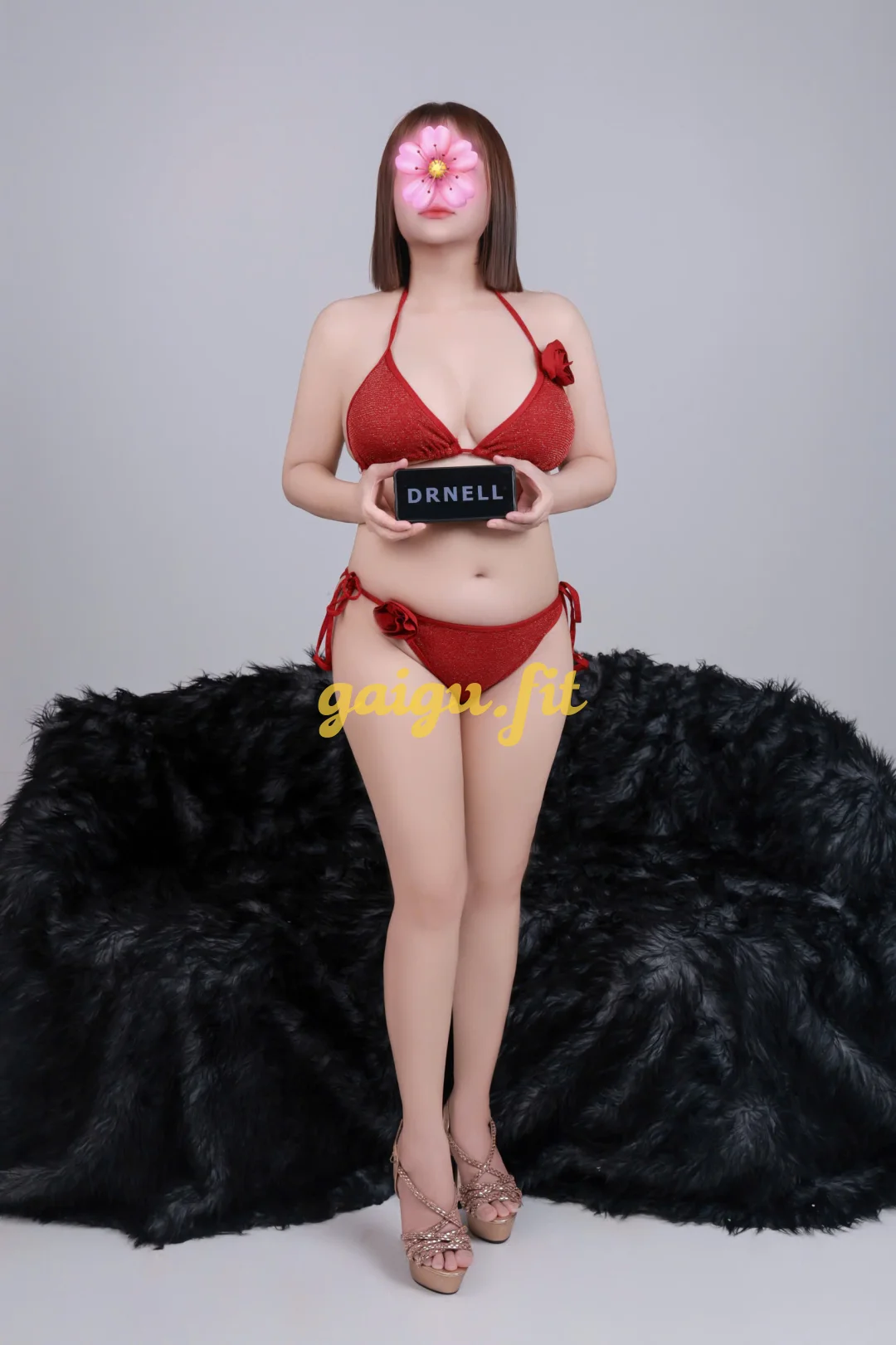 AN CHI - NGHỆ NHÂN KÈN SÁO, VÚ TO BƯỚM XINH