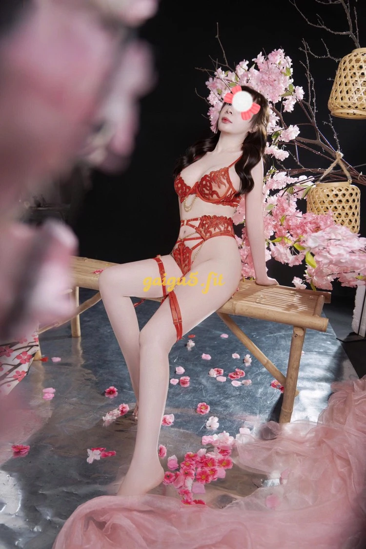 💗THÙY DƯƠNG EM GÁI DÂM ĐÃNG MỚI ĐI LÀM PHỤC VỤ ANH EM