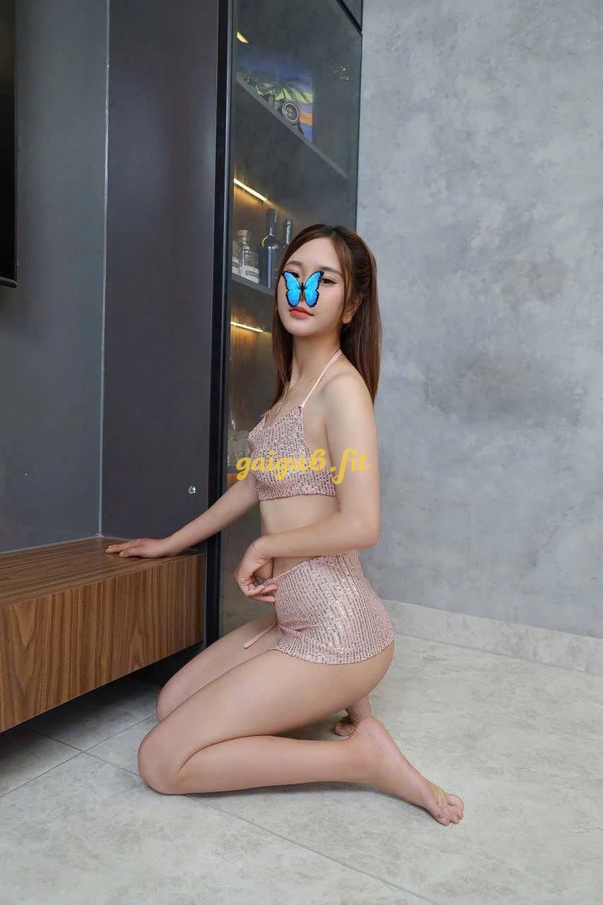 Bé Hoa - Teen 2K3 Mặt Xinh Body Nhỏ Nhắn Dễ Thương