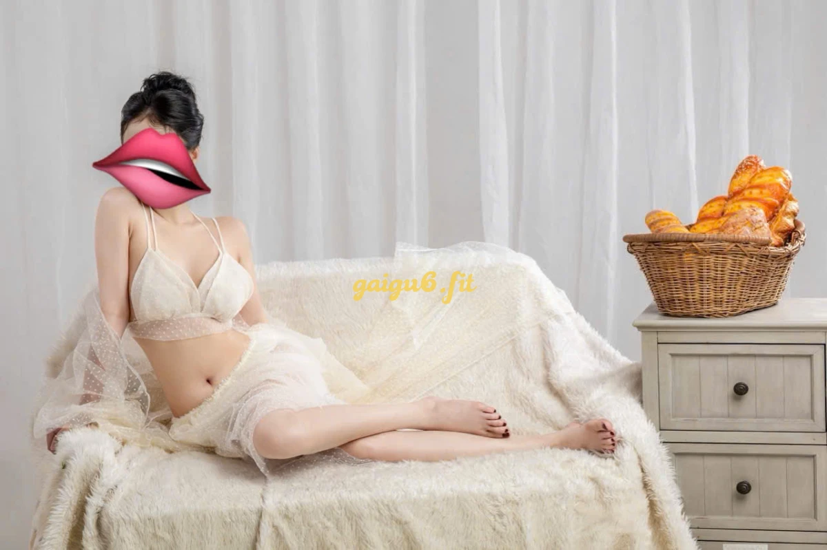 💗HOT TEEN_ THỦY TIÊN 2k7 Mặt Xinh Baby,Da Trắng Bym Khít