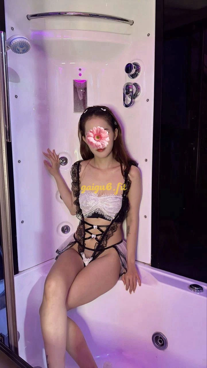 ⭐Anh Thư⭐em hàng ngoan xinh tươi, nhẹ nhàng,hợp tác!!!