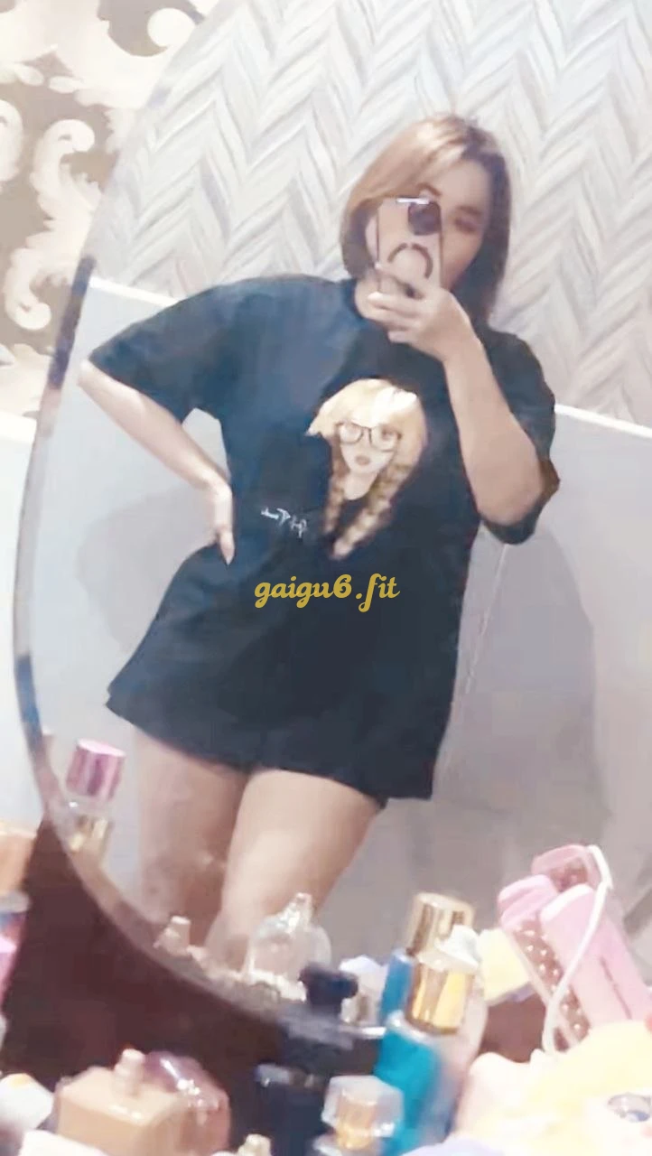 NGỌC THẮM TUYỆT PHẨM DÂM NỮ SEXY BÚ CU CUỒNG NHIỆT NHƯ PHIM SEX