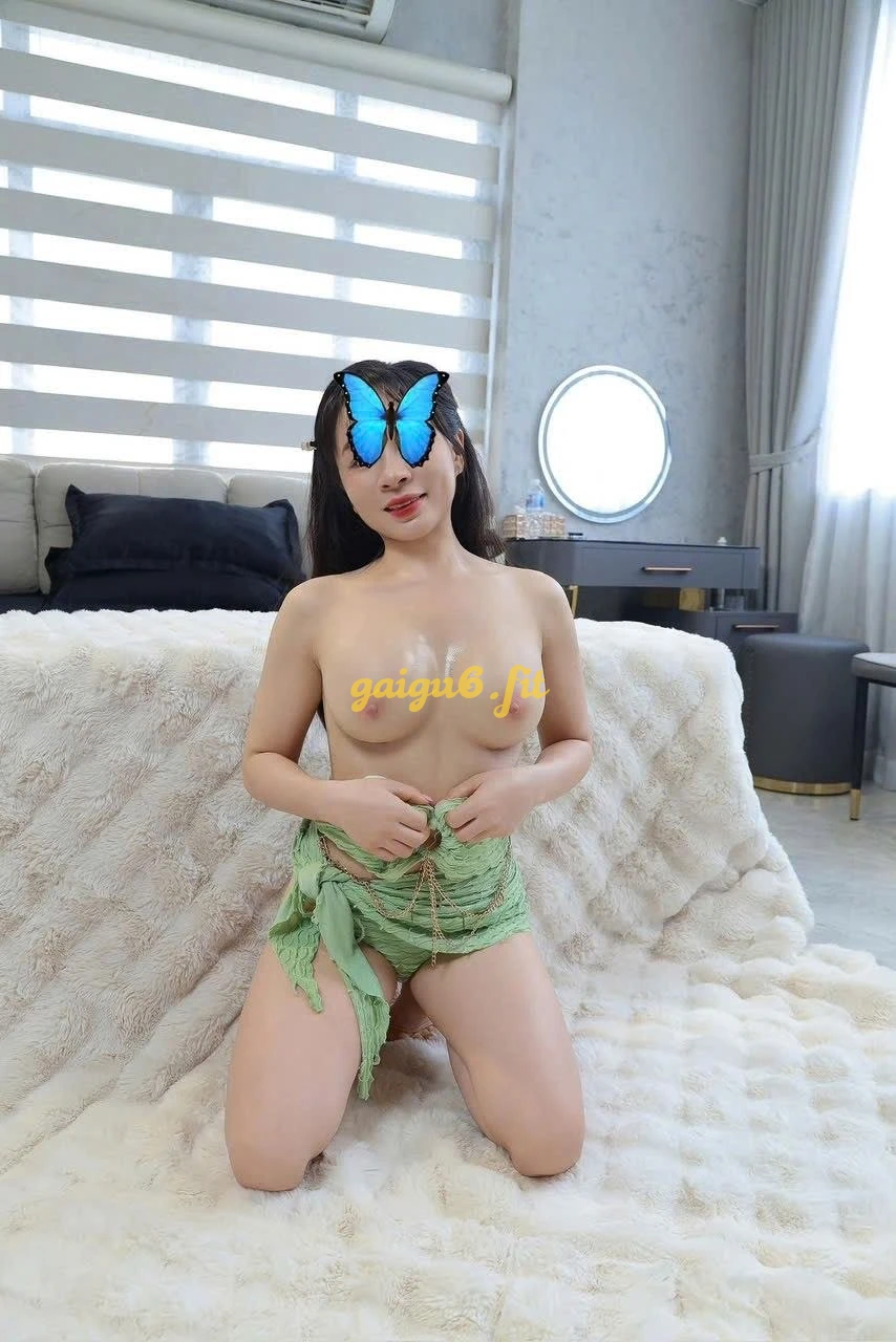Vy Vy- em hàng ngoan ngoãn dâm tươi ngon!!!