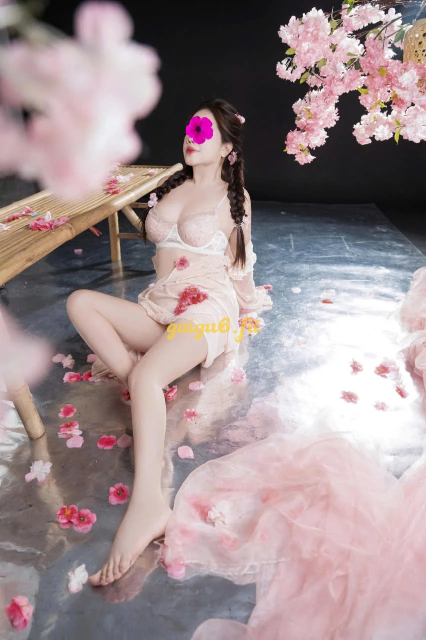 💗GÁI DÂM KIỀU ANH _NGỰC TO, MÔNG CONG LÀM TÌNH PHÊ
