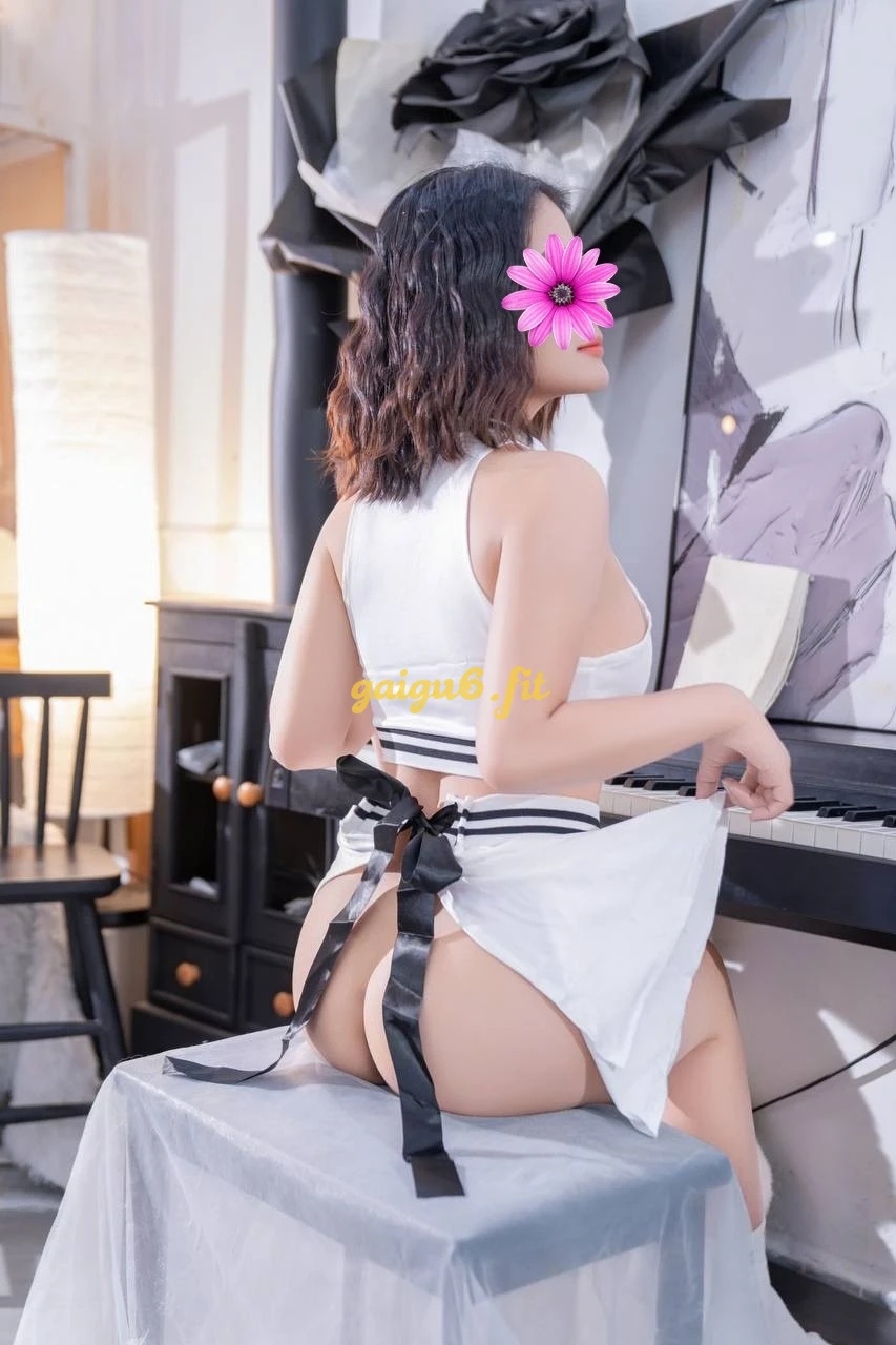 NGÂN NGÂN - EM GÁI QUÊ E THẸN NHƯNG LÀM TÌNH CỰC ĐỈNH