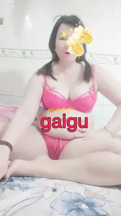 Mai hồng thích bú cặc